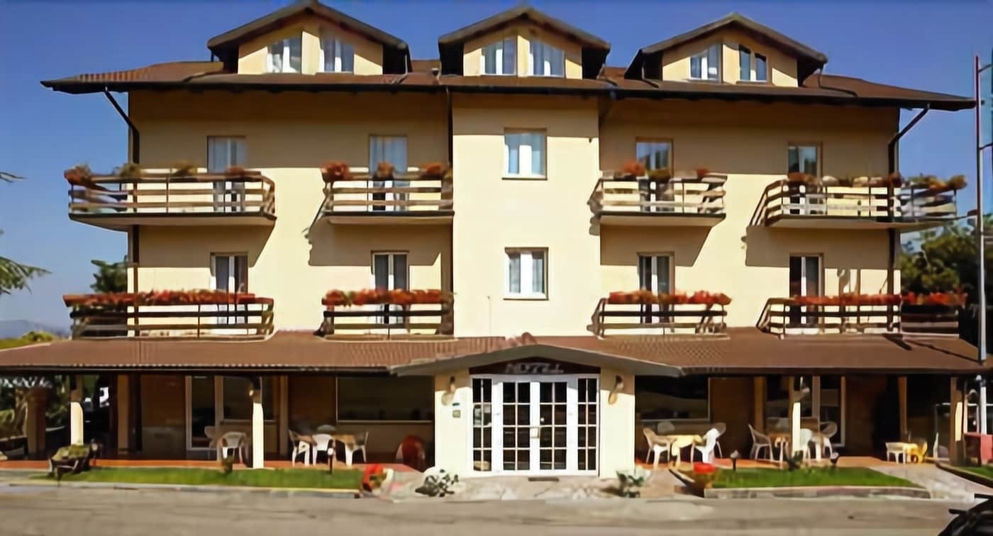 Hotel Gambrinus Abbadia San Salvator Exterior photo